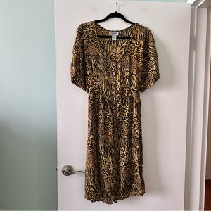 Vintage cheetah leopard faux linen flowy midi dress with wooden buttons